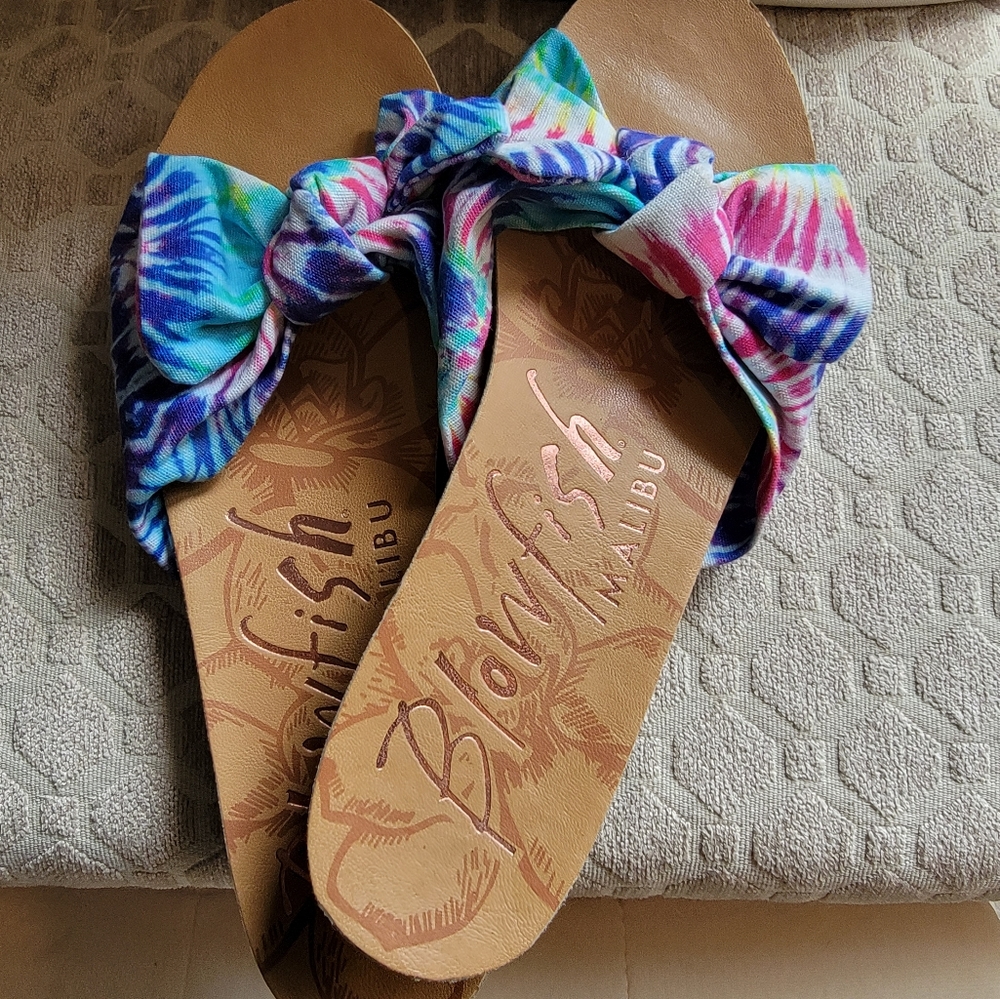 Blowfish size 8 tiedye sandals